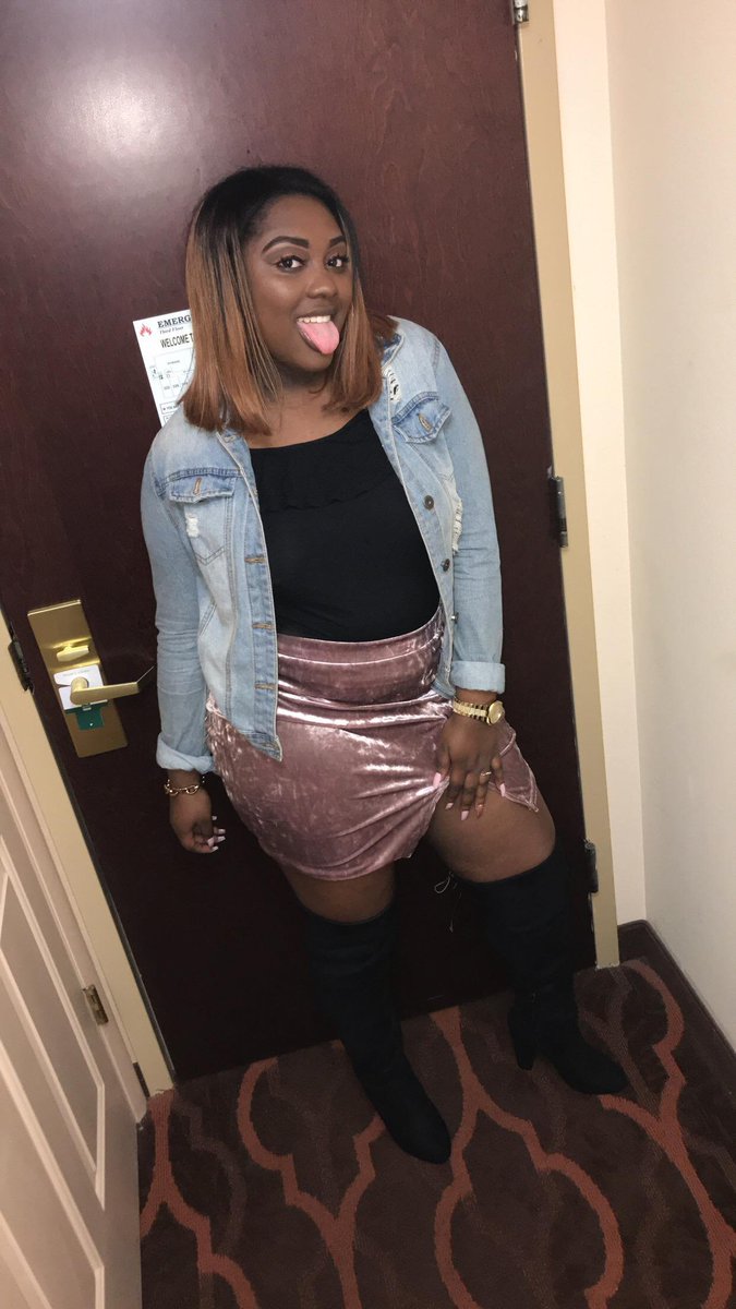 cierraaa_m's tweet photo. She thick asf, he lusting 💋 https://t.co/YDtpSpykax
