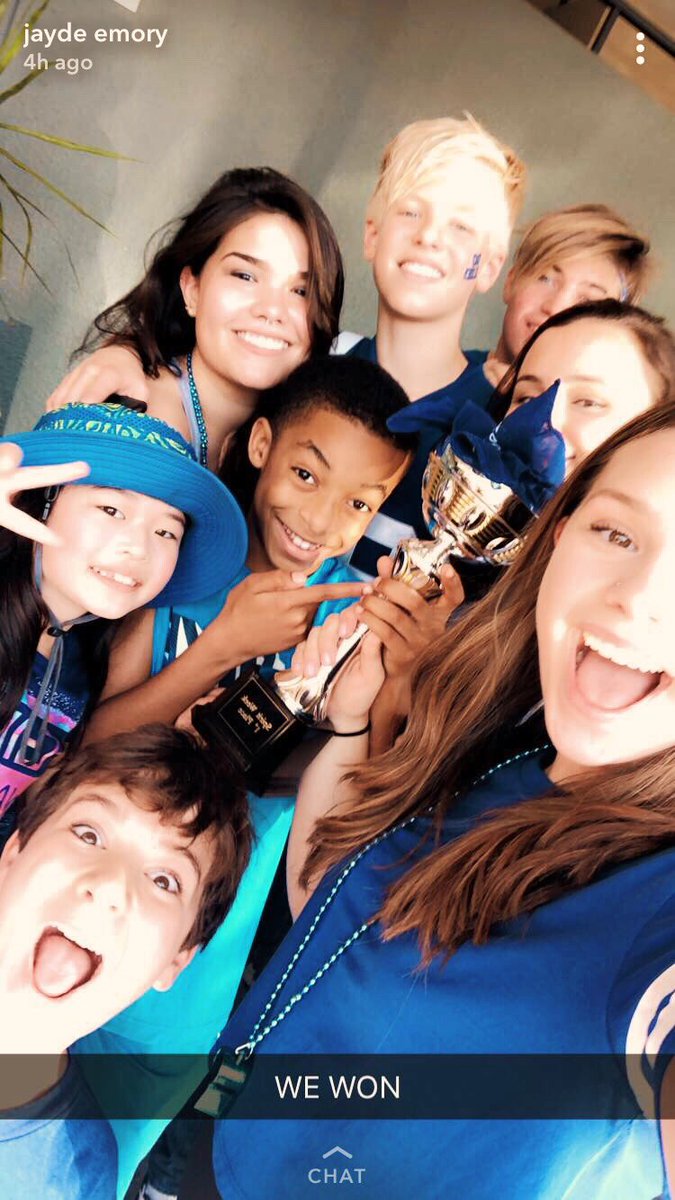 Madison De La Garza tweet media