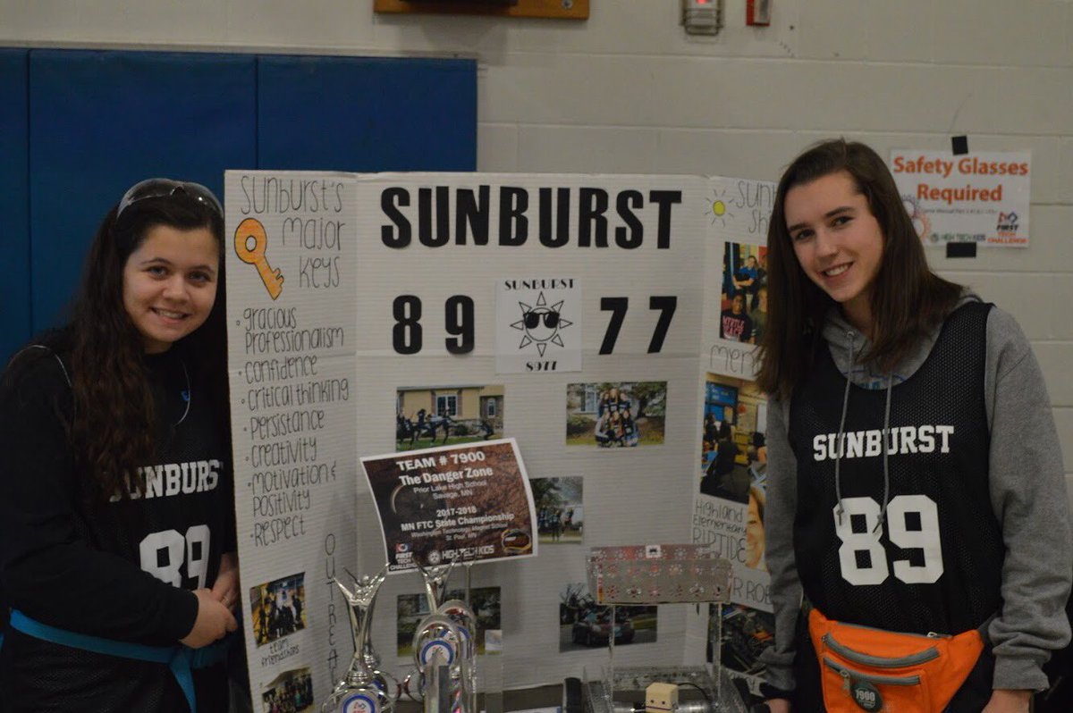 sunburst_robots's tweet image. Had tons of fun this season, thanks for following along with us. Sad to say goodbye to our senior Maddie 🙁. For the rest of us, see you on the field next season!