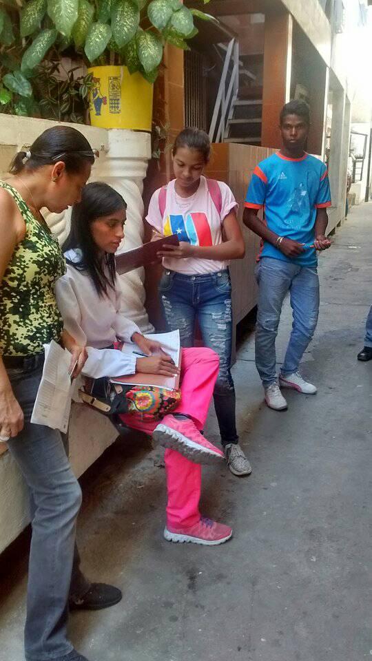OsirisNazareth's tweet photo. bueno despliegue con los medico y somos venezuela lo que se logra día a día https://t.co/jMNoyz8tNZ