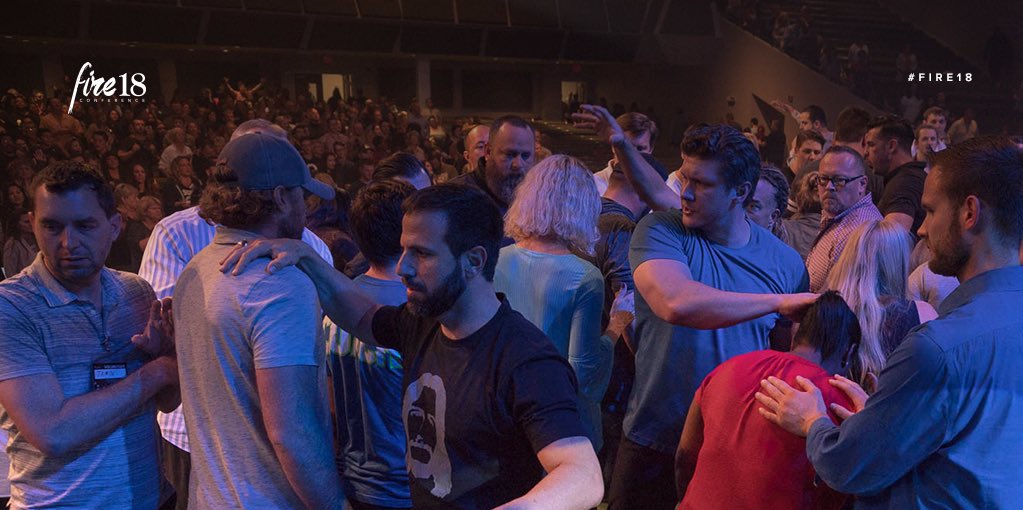 cfanusa's tweet photo. "The Holy Spirit will come and fill you. He wants to do it." @danielkolenda #Fire18 https://t.co/w6X7k27nEp