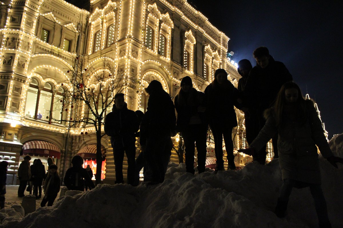 OrielHistory's tweet photo. RUSSIA 2018 [ARRIVAL]: We arrived safely on Friday eve at Domodedovo Airport...and went into Red Square by night! #magical #Moscow #OrielHighSchool #OHSRUSSIA2018 #RayburnEducation https://t.co/QcFebyw7wi