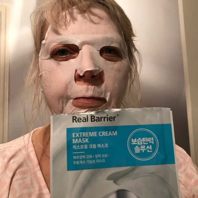 Briluv49's tweet photo. An honest 0.8L Editor rates Real Barrier Extreme Cream Mask...   #atopalmusa #realbarrier #extremecreammask  https://t.co/fea6zL7eME https://t.co/WY6V9GnJwD