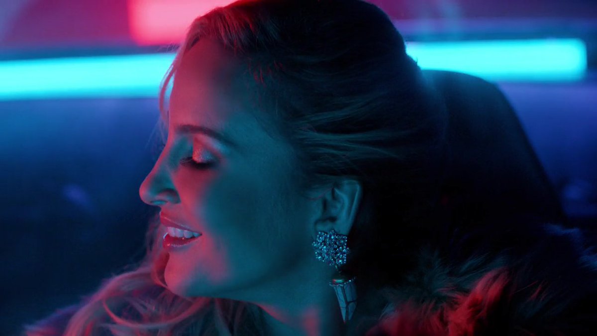 CLeitteDaily's tweet photo. Saiu! Confira agora o clipe de #Carnaval - @ClaudiaLeitte ft. @Pitbull. 
https://t.co/jw0iDj5grx

#CarnavalMusicVideo
#ThisIsMyCarnaval https://t.co/9OL3J4L6Bm