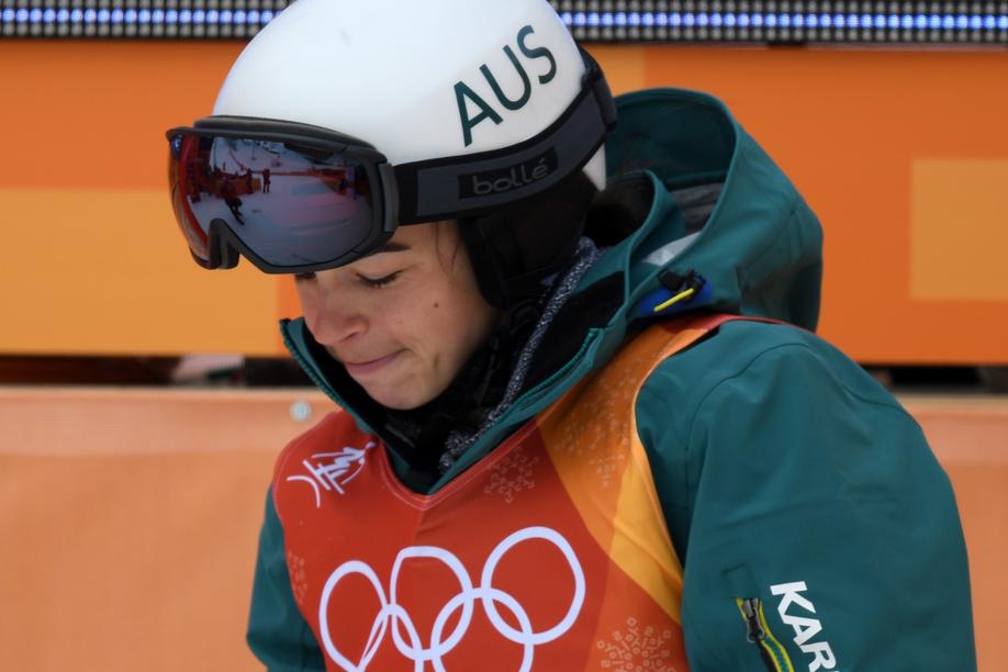 Britt Cox and Jakara Anthony (pictured) into the final of the #moguls at #PyeongChang2018. And Madii Himbury is right in the mix - bit.ly/2CbWuK9