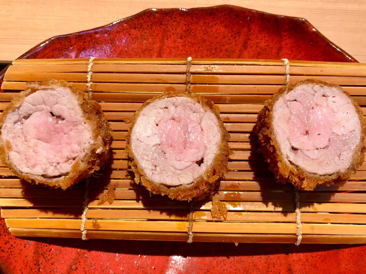 もち ほんのりピンク色の棒ヒレかつ ๑ ๑ 香川県 高松市 山かつ 棒ヒレかつ定食 ヒレカツ とんかつ ごはん 豚汁 豚肉 肉 ピンク