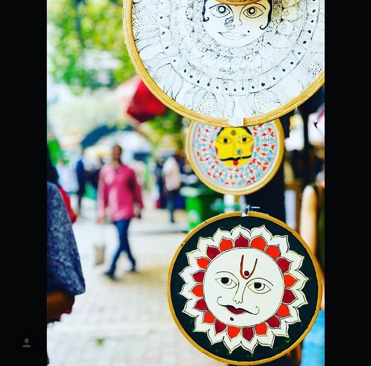 kgafest's tweet photo. ‘Aparshakti’ by Sukriti Sureka
108 illustrations of Sun in Madhubani on fabrics stretched over embroidery frames, hung from a tree.
#HTKGAF18 https://t.co/rwdK3IKiUF