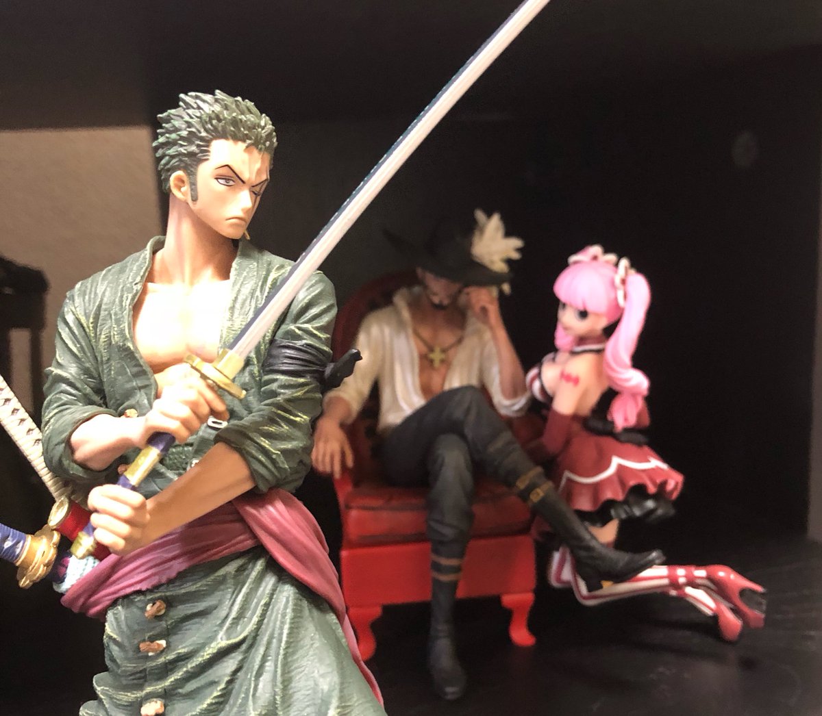 Mygirls V Twitter ゾロの修業中 ワンピースフィギュアを投稿しよう ゾロ ミホーク ペローナ