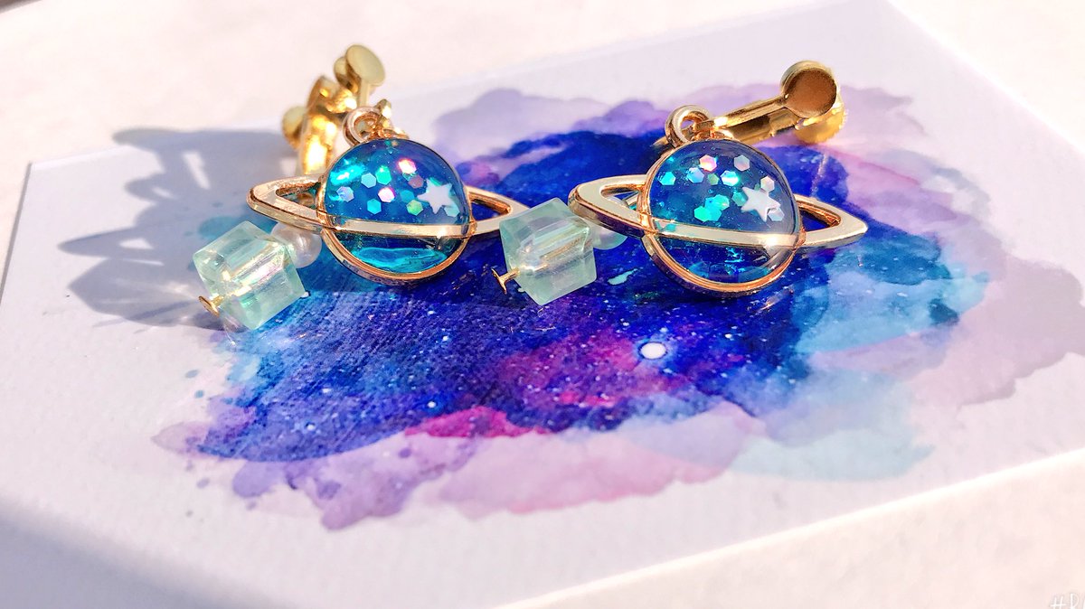 monmoon1001's tweet photo. #レジン
久しぶりに!!!
宇宙のイヤリング✨ https://t.co/xmkiOpmIA0