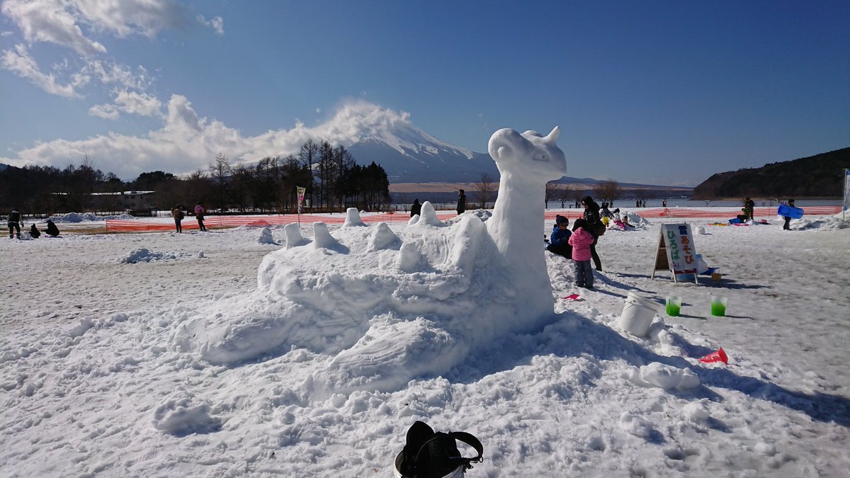 Wild Kaz 山中湖の富士山雪まつり 先ずは雪の山ひとつ使って ラプラス とりあえず子供達には大人気でした ピカチュウも子供達のリクエストで 富士山雪まつり 山中湖 一人雪祭り Pokemon ポケモン好きと繋がりたい ポケモンgo ポケモン