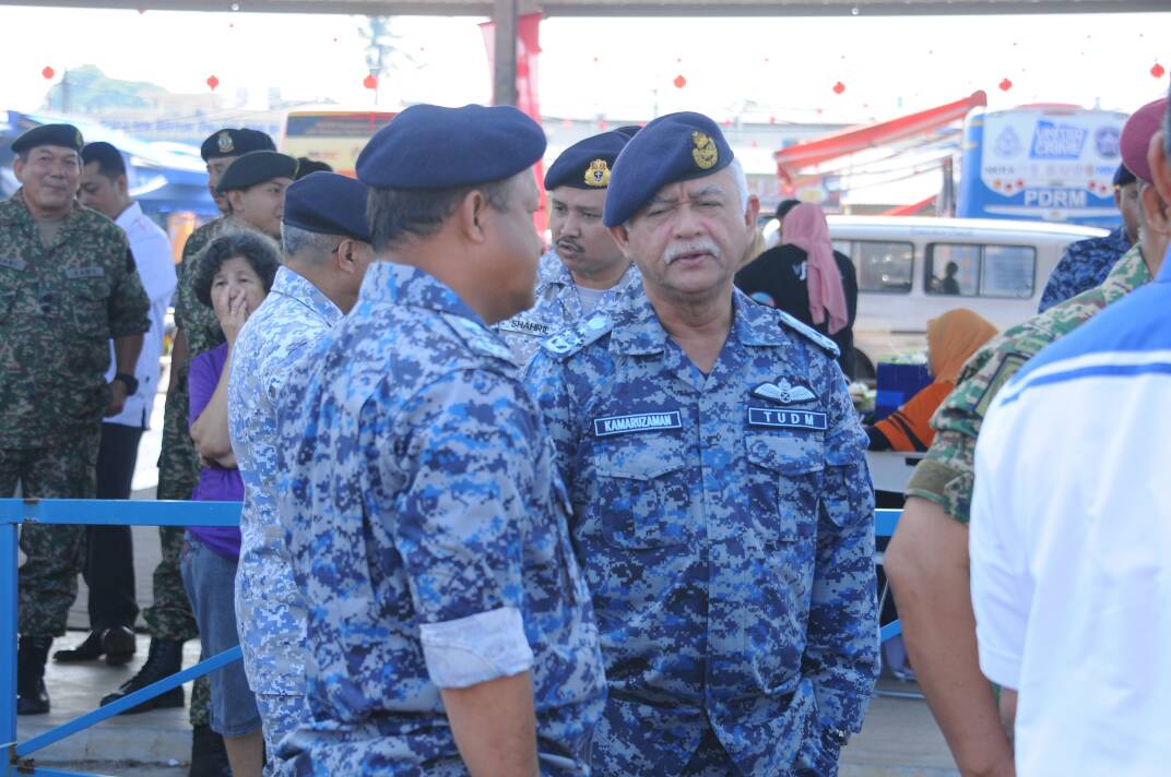 tudm_rasmi's tweet image. TUDM turut mengambil bahagian dlm Pameran Ketenteraan sempena Fiesta NBOS Mesra Rakyat di Paloh pagi ini. 
#NBOS
#FiestaNBOS
#PerkasaPerwira
#NadiNegaraku
#SembrongKita