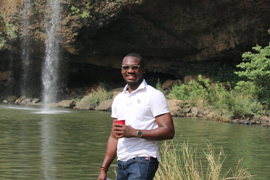 KidBold's tweet photo. Somewhere in Northern 🇳🇬. Inside a cave that hid over 4,000 people for months during the wars in the #NOK Kingdom over 500 years ago; I still managed a smile. #Nature #Kaduna #Kafanchan #MatsirgaFalls #GrooveAlert

📸: @imomone @GrooveAlert https://t.co/rY4C8UtGDi