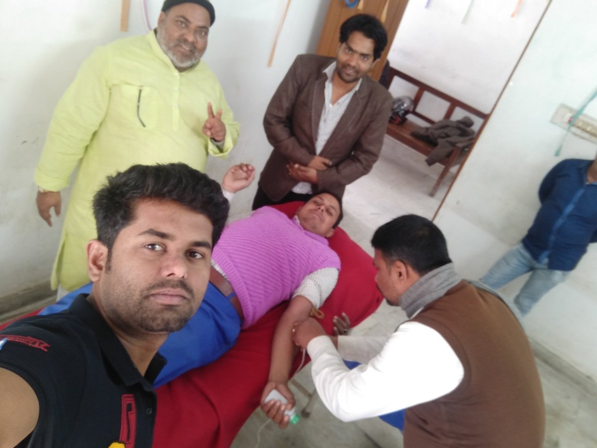 BloodBankBihar's tweet photo. #डिस्ट्रिक्ट_ब्लड_डोनर_टीम_DBDT

टीम DBDT के सदस्य विजय कुमार गिरी जी जो अहिरवालिया धर्मपरसा के रहने वाले है ने चनावे निवासी इंदु देवी जी को अपना ब्लड डोनेट किया ।

विजय गिरी जी के जज़्बे को सलाम। https://t.co/8YZathe28l