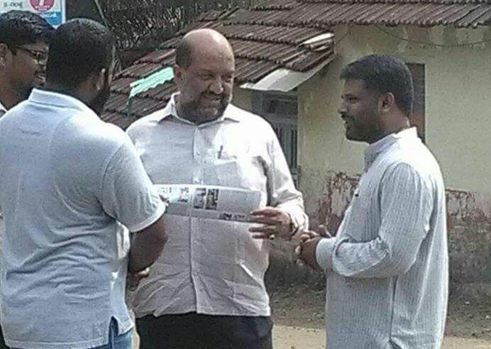 irzanaddoor76's tweet photo. Popular Front of India state General secretary Yasir Hasan and team in Door to door campaign as part of Public relation day in Mangalore
#PopularFrontofIndia
#WeWithPFI
#PopuFrontDay
@TimesNow
@aajtak
@tv9kannada
@AbdulMajeedSDPI
@AnisPFI
@republic @publictvnews https://t.co/phx7TeFKfX