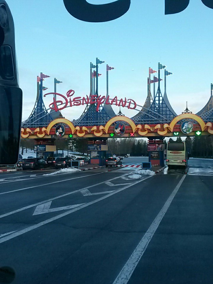 WoodkirkParis's tweet photo. We are here #magical #HelloMickey https://t.co/Xsz2fvXX4S