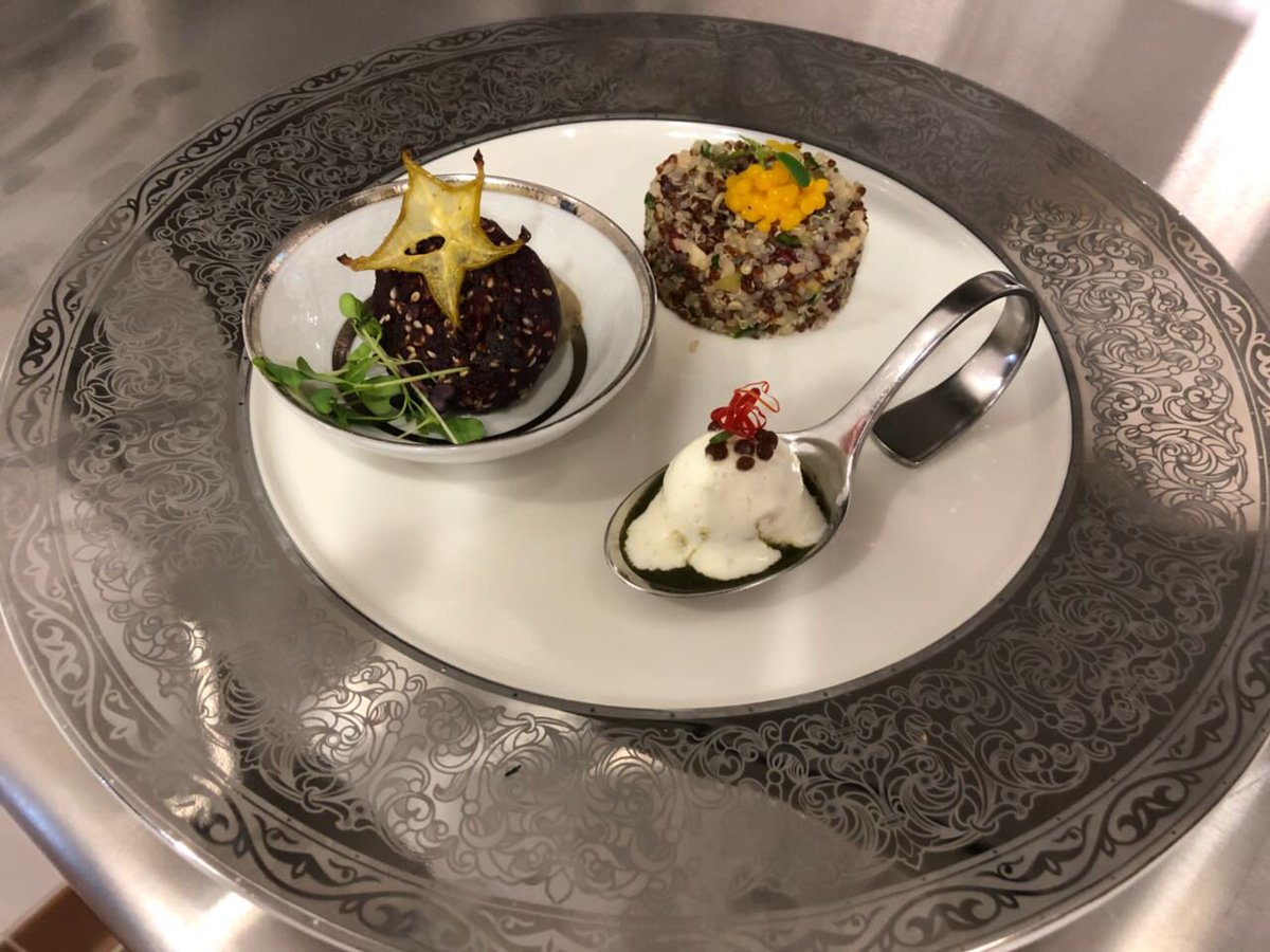 SanjeevKapoor's tweet photo. Absolute honour &amp; privilege to cook for our Hon. PM @narendramodi on invitation from Hon.Crowne Prince of UAE. My respect of both these great leaders grows more &amp; more. https://t.co/PqvbXDxErd