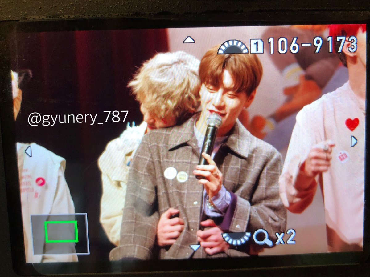 gyunery_787's tweet photo. 180211 광화문 핫트랙스 팬사인회 프리뷰
아주 바람직한 조합💛💜
#JBJ #김상균 #김동한 @JBJtwt787 https://t.co/u1BGqW8Wqc