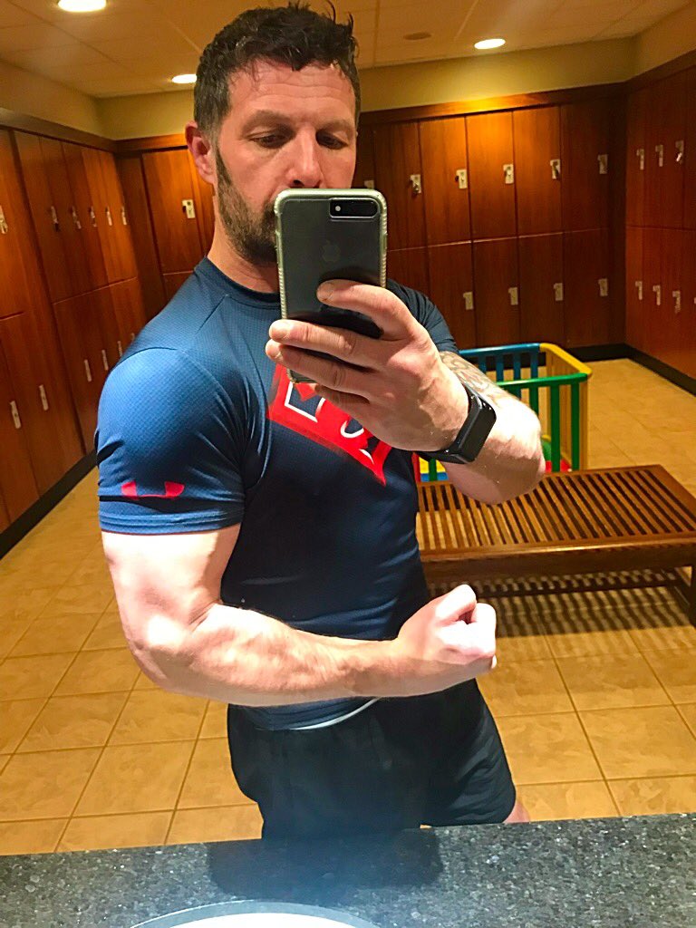 Arms day... #armedanddangerous #fitfam