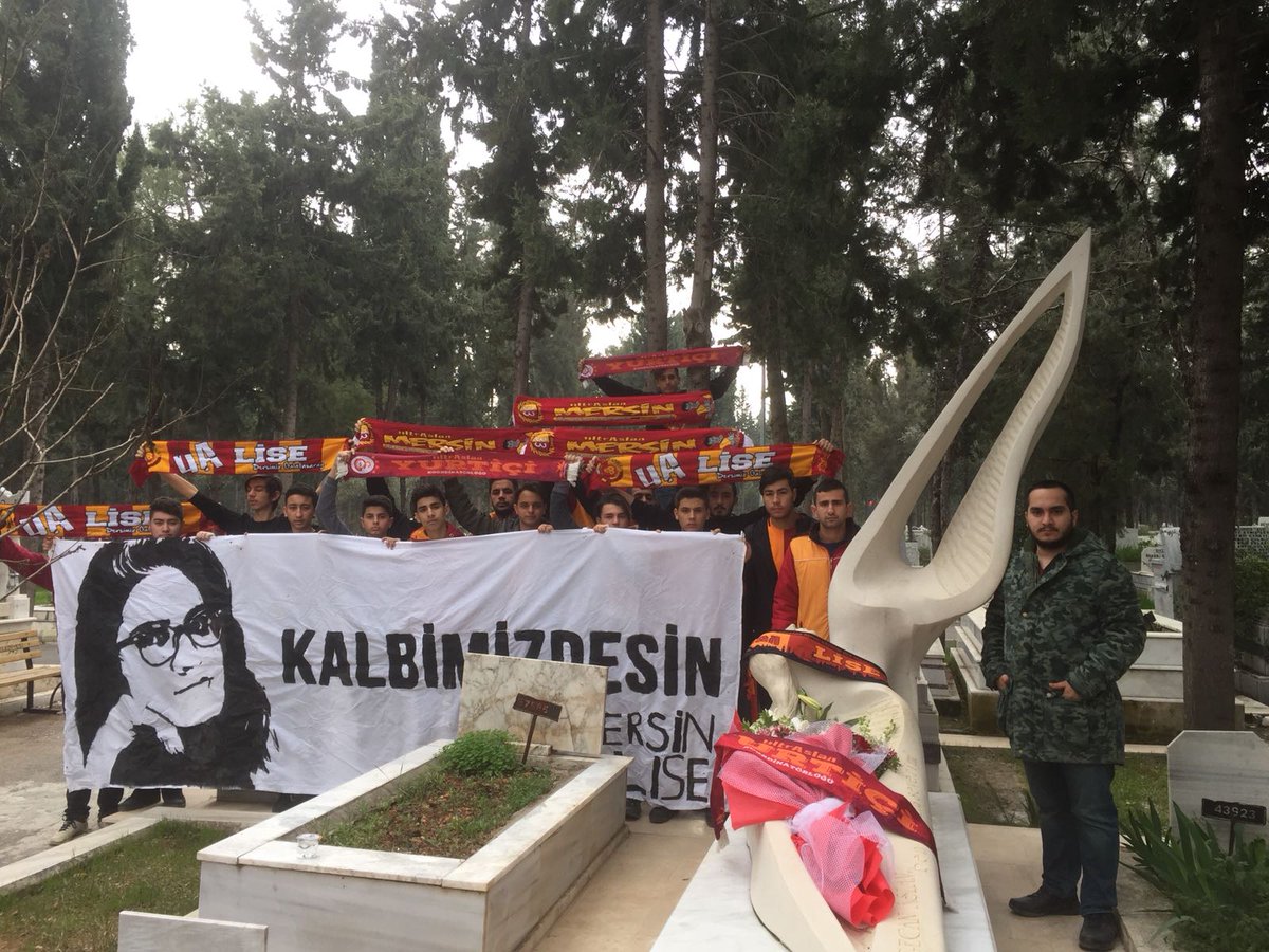 Aramızdan ayrılışının 3. yıl dönümünde Özgecan Aslan’ı anmak üzere kabrine ziyarette bulunduk. 
#ÖzgecanAslan

@ultrAslanLise