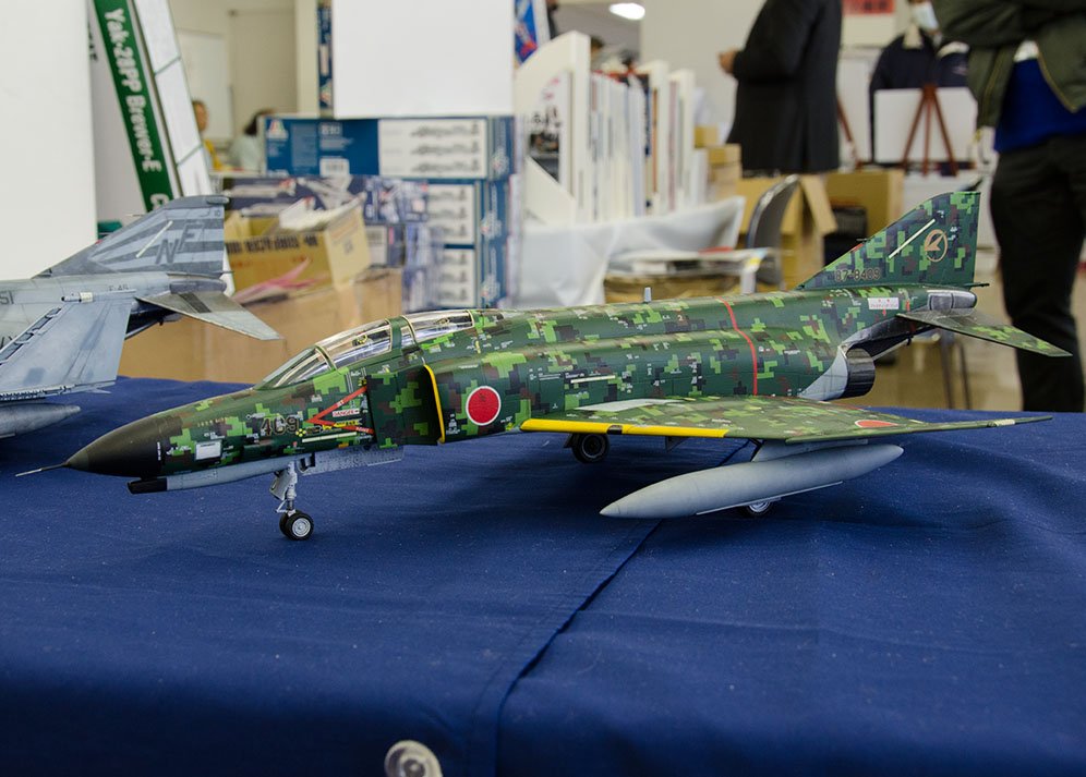 DF1605T's tweet photo. 今日一番観たかったモデルアート表紙のＦ－４とＡ－１０
カッコよかった(*≧∀≦)ゞ
 #uamc2018 https://t.co/zkFMUyYBFQ