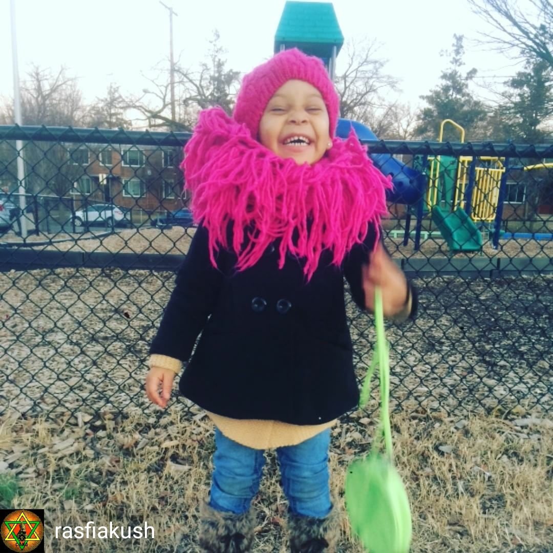 Watershed_Ltd's tweet photo. from @rasfiakush  🇲🇱🦁🇲🇱 
#laugh #laughter #playground #smiles #love #girl #winter https://t.co/ip1bHWAPV2
