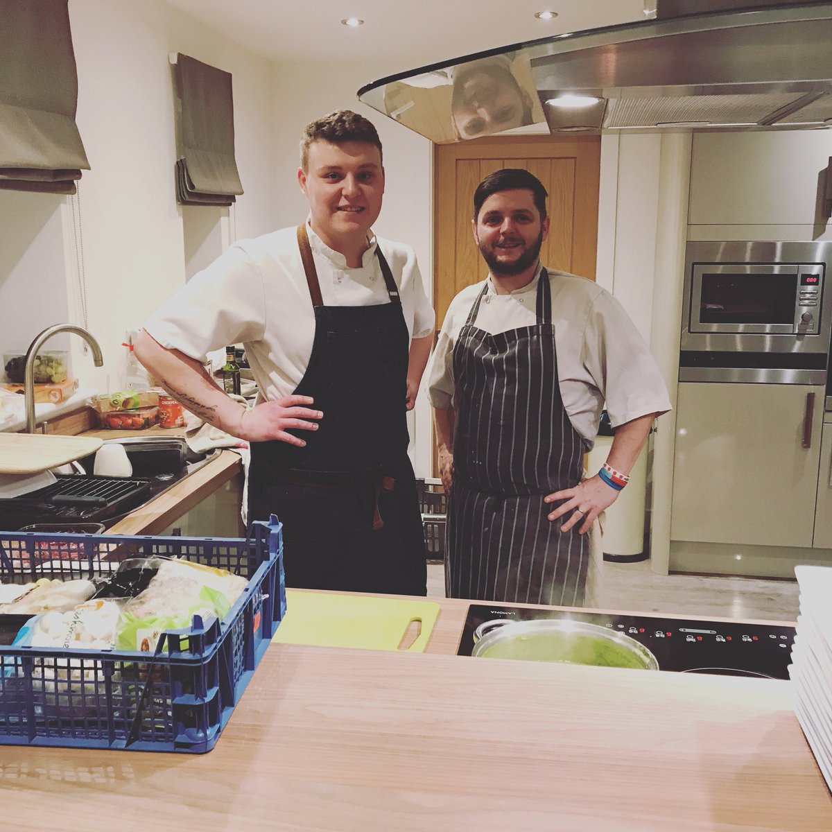 GlebeHoliday's tweet photo. #privatechef #cateringfor16 https://t.co/j7kib3jxyH