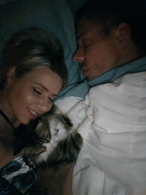 Happy ending to a happy day ❤️ https://t.co/iwE7BB8qEj<a href="/tag/puppylove"class="tags"><span>#puppylove</span></a><a href="/tag/minipit"class="tags"><span>#minipit</span></a>