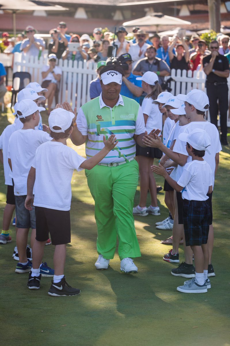 A special congratulations for <a href="/kiradech/">Kiradech Aphibarnrat</a> from the future of golf! #WS6Perth