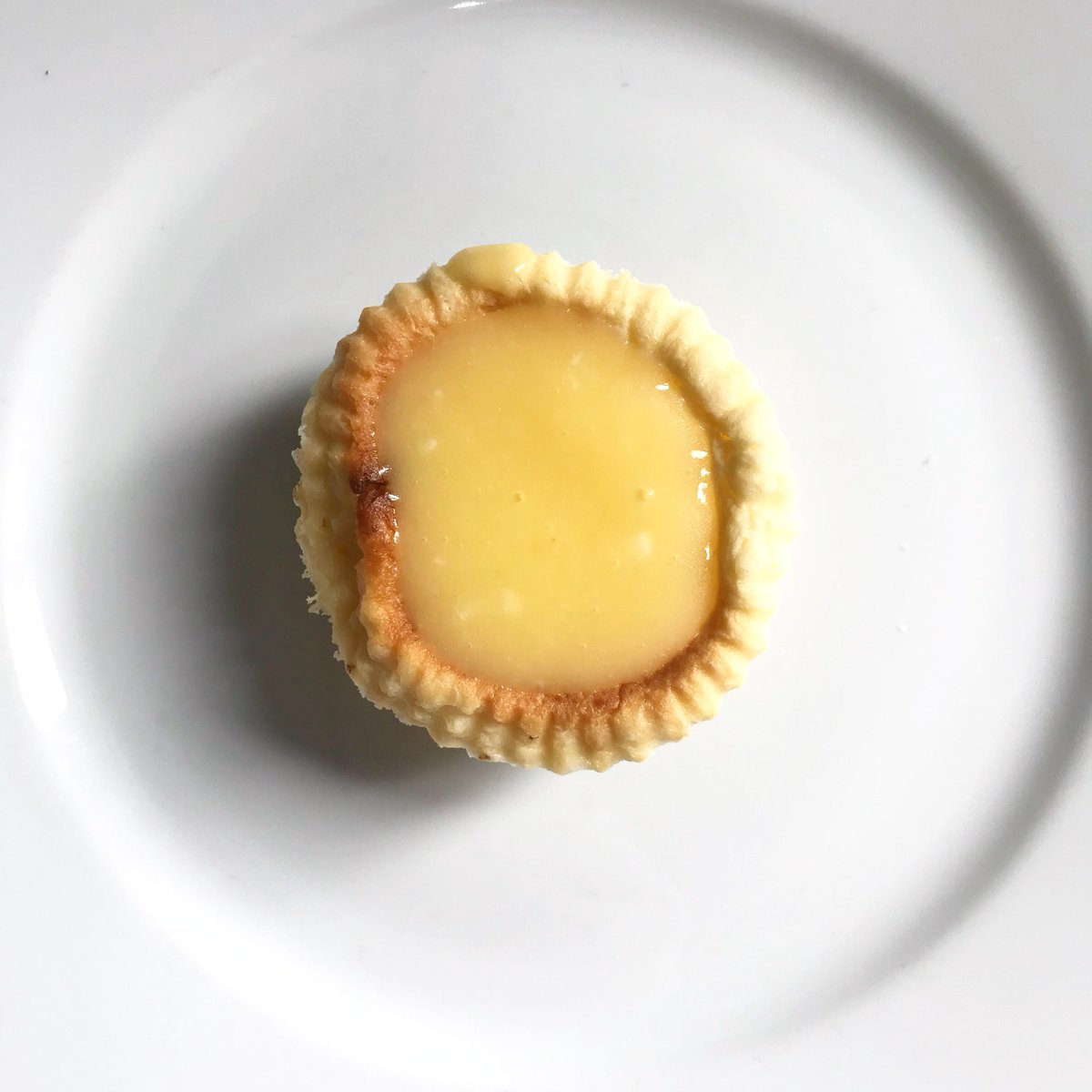 kEATo_Kids's tweet photo. Yummy lemon curd from @fatforwaitloss topped lemon cheesecake.
.
.
.
.
.

#ketogenicdiet #keato #keatokids #keto #ketogenic #ketosis #ketolife #fun #instagood #foodporn #foodie #ketokids #ketolife #ketodiet #waroncarbs #lowcarb #delicious #lchf #ketogeniclifestyle #health https://t.co/1D4esWw7fV