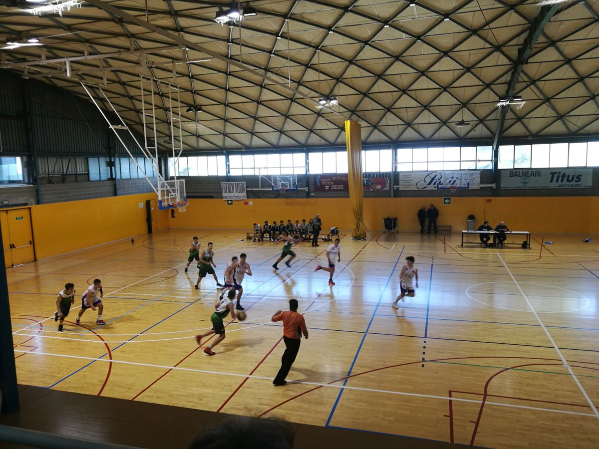 masbol1935's tweet photo. 🏀 RESULTATS | Victòria (45-64) del júnior masculí contra @arenysbasquet. Seguim!!! 💪 💪 #SomMasbol #VIVEelMasnou https://t.co/bLKrsN4BUF