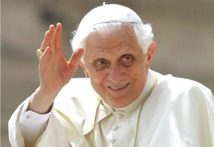 Cinque anni fa, l' 11 Febbraio 2013, #Papa #Benedetto XVI annunciava la sua rinuncia al ministero petrino! Ricordiamolo nella preghiera affidandolo alla #Madonna di #Lourdes! #PapaEmerito #BenedettoXVI #Ratzinger #JosephRatzinger