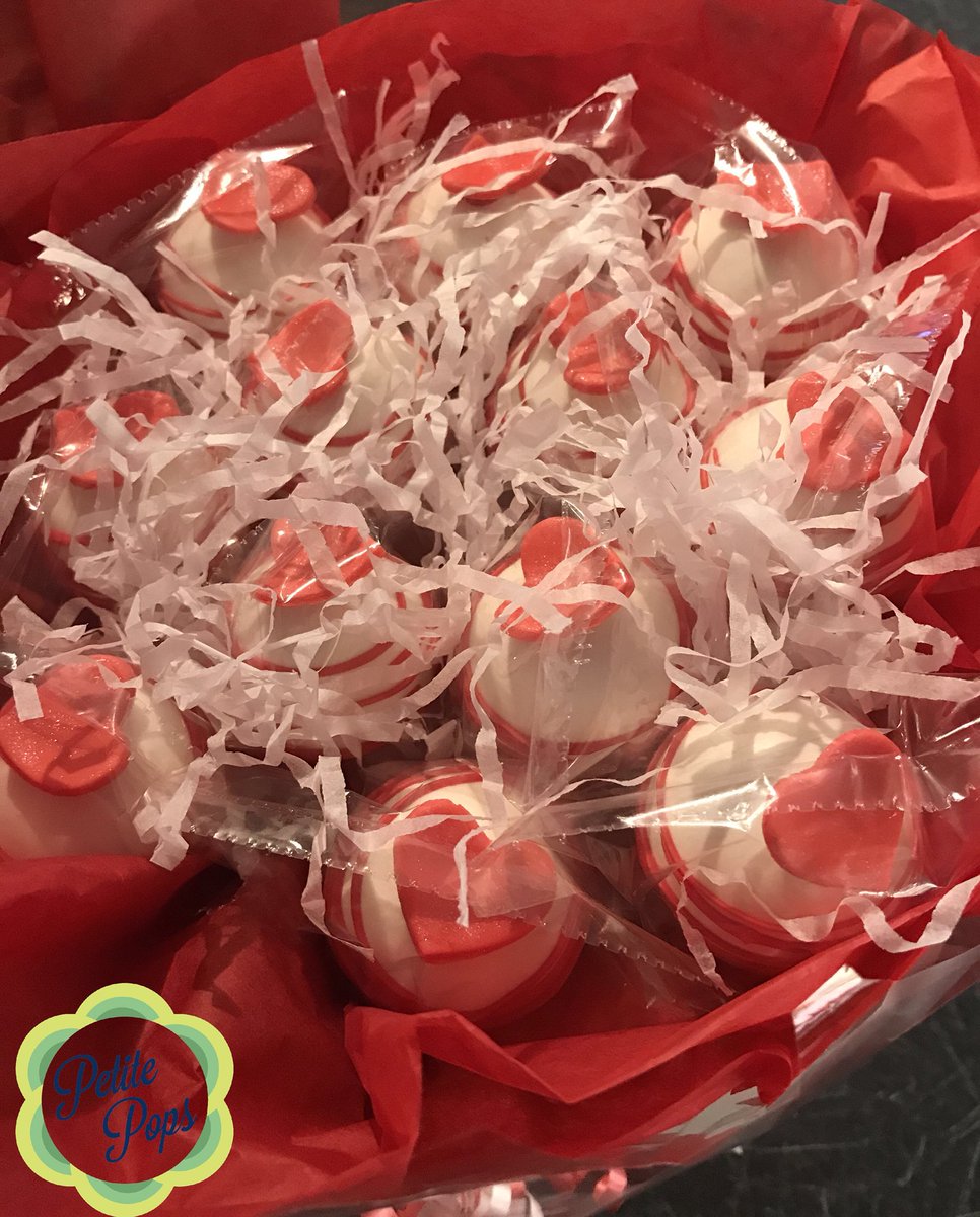 petite_pops's tweet photo. A dozen red ❤️ #cakepops for Valentines Day! #UKGiftHour #love #valentinesdaygift #petitepops https://t.co/cFKbSQiSJp