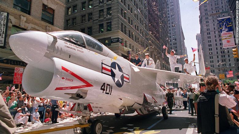 CNN's tweet photo. The US has held military parades before. This is what they looked like: https://t.co/YeKwrGVyTl https://t.co/Coz39elaBz
