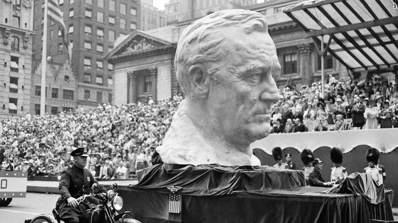CNN's tweet photo. The US has held military parades before. This is what they looked like: https://t.co/YeKwrGVyTl https://t.co/Coz39elaBz