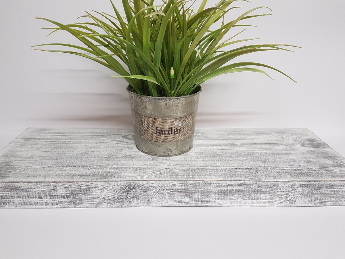 Our stunning walnut white wash shelf available in our etsy store etsy.com/uk/shop/TheRus… #shelfie #uk #furniture #HandmadeHour #bookshelf #etsy #floatingshelves #bespoke