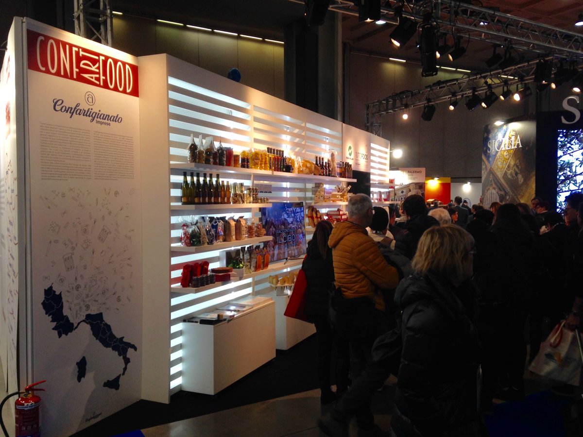 LeFormeDelGusto's tweet photo. #LeFormeDelGusto a @bitmilano: tanta gente nello stand di @confartigianato alla vetrina del #Festival delle eccellenze #agroalimentari di #Lodi con gli assaggi di #raspadura. #Gusto #Cucina #Enogastronomia #Turismo @inLOMBARDIA https://t.co/25gBS2DLqR