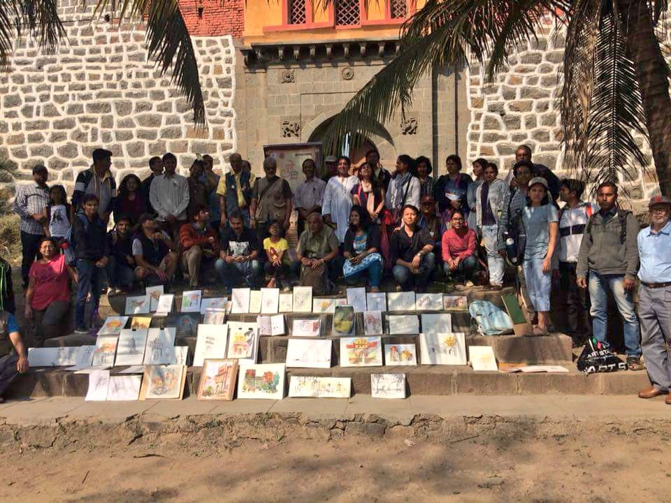 UrbanSkPune's tweet photo. Urban Sketchers at Chikhali Fort this morning. #urbansketchers #USk Pune at Pune Heritage Festival 2018 @PHF2018 @JANWANI_PUNE https://t.co/YyiGO4t8r3