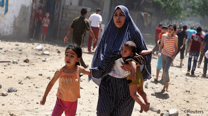 CICR_fr's tweet image. Ils sont protégés par le droit international humanitaire :
1. Ceux qui ne combattent pas, comme les civils ou le personnel de santé,
2. Ceux qui ne combattent plus, comme les soldats blessés ou prisonniers.

#ConventionsdeGenève