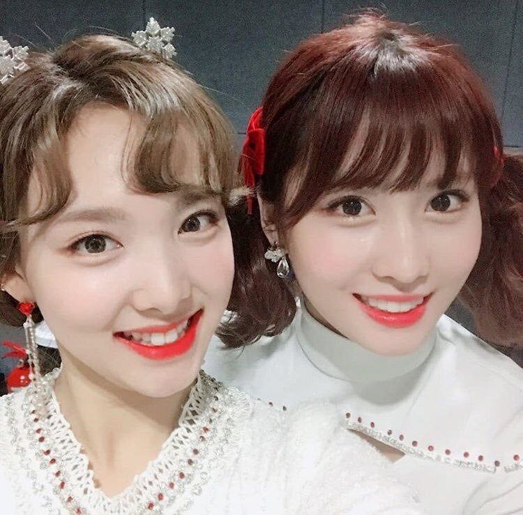 Hashtag ナヨンとモモのツーショット Na Twitteru Hashtag ナヨンとモモのツーショット Na Twitteru