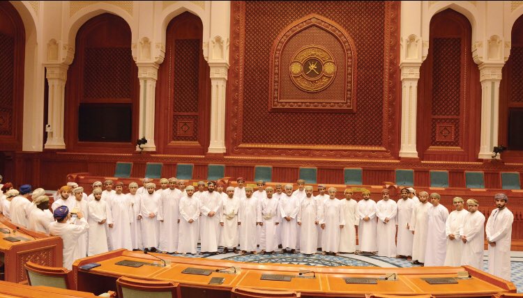 OmanStateCounci's tweet photo. #منتسبو الدورة (39) بالمعهد الدبلوماسي يتعرفون على الهيكل التنظيمي لمجلس الدولة وآلية عمله
 https://t.co/ETpA5Jvn3o https://t.co/ZI5SnIAiOn