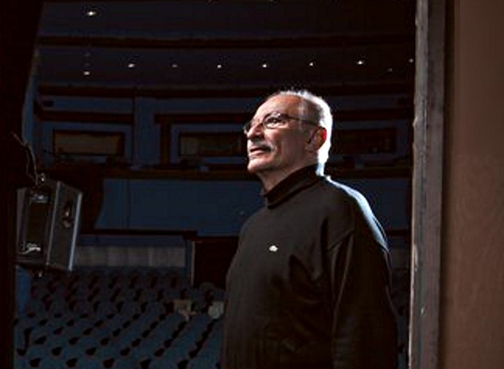 StudentIQ's tweet image. #RomâniFrumoși Marele actor Victor Rebengiuc a fost sărbătorit la împlinirea vârstei de 85 de ani, pe scena Teatrului National "I.L. Caragiale" din București youtu.be/D4CBmGD6c48

Foto Matei Buță mateibuta.com