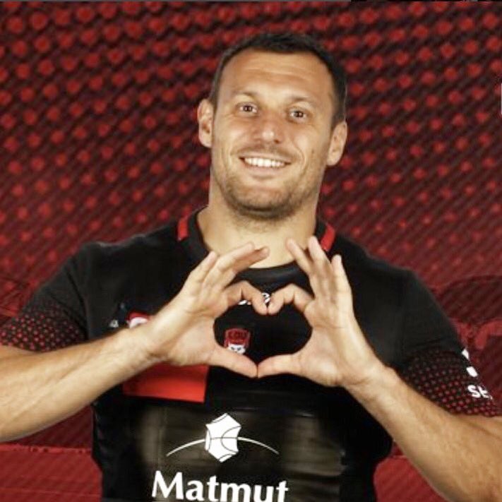 BoucherieOvalie's tweet image. Bon match les beauxzouzes !