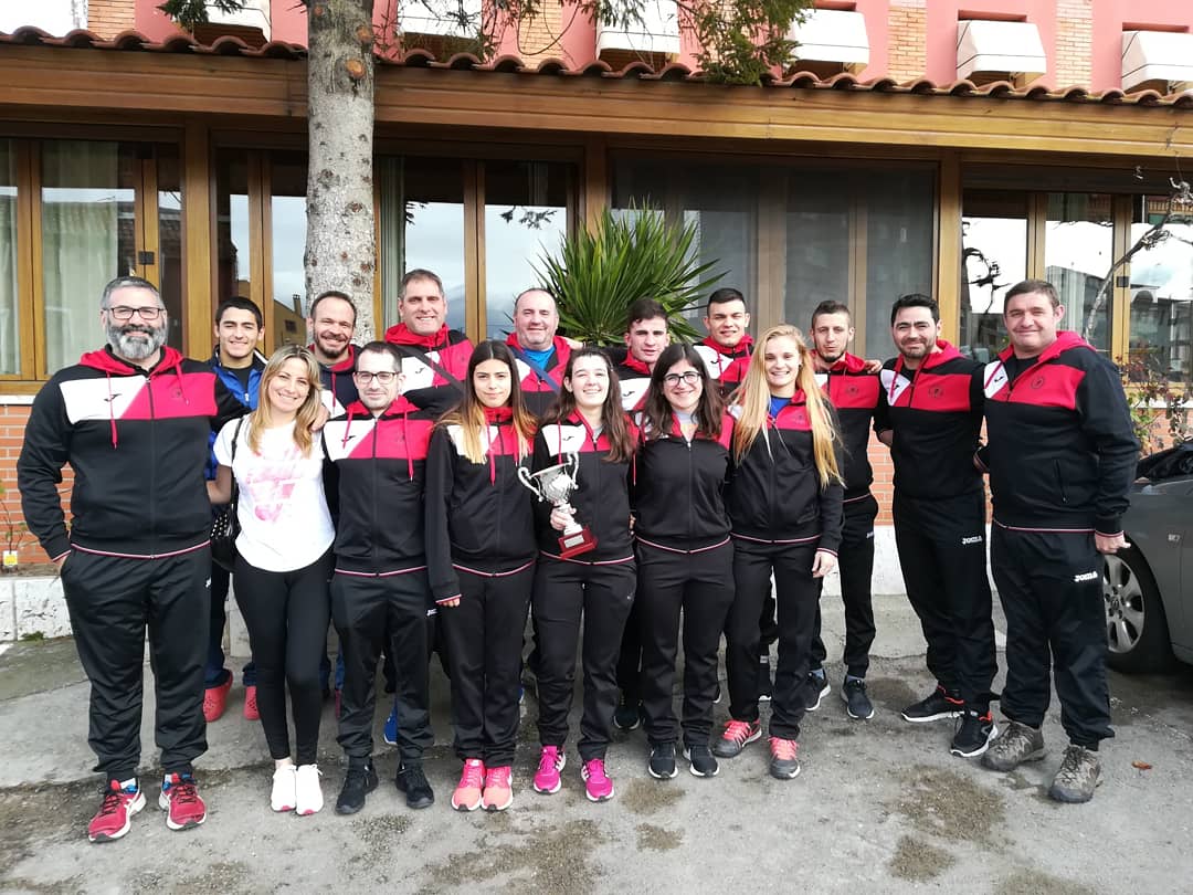 luchaburlada's tweet photo. Ya estamos de vuelta a Pamplona del Campeonato de España senior celebrado en Murcia. Los resultados son: un oro, tres platas ydos quintos puestos. Hemos quedado primeros por Clubes y cuartos por federaciones. Enhorabuena equipo, gran trabajo! #wrestlingburlada https://t.co/lAkzI87k1u