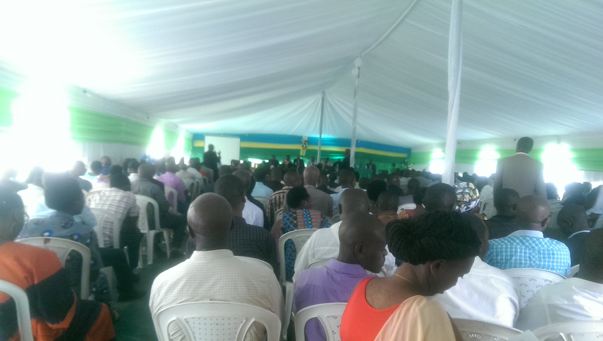 Ubu hakurikiye kungurana ibitekerezo kuri gahunda zigamije iterambere ry'Umurenge ndetse n'igihugu muri Rusange