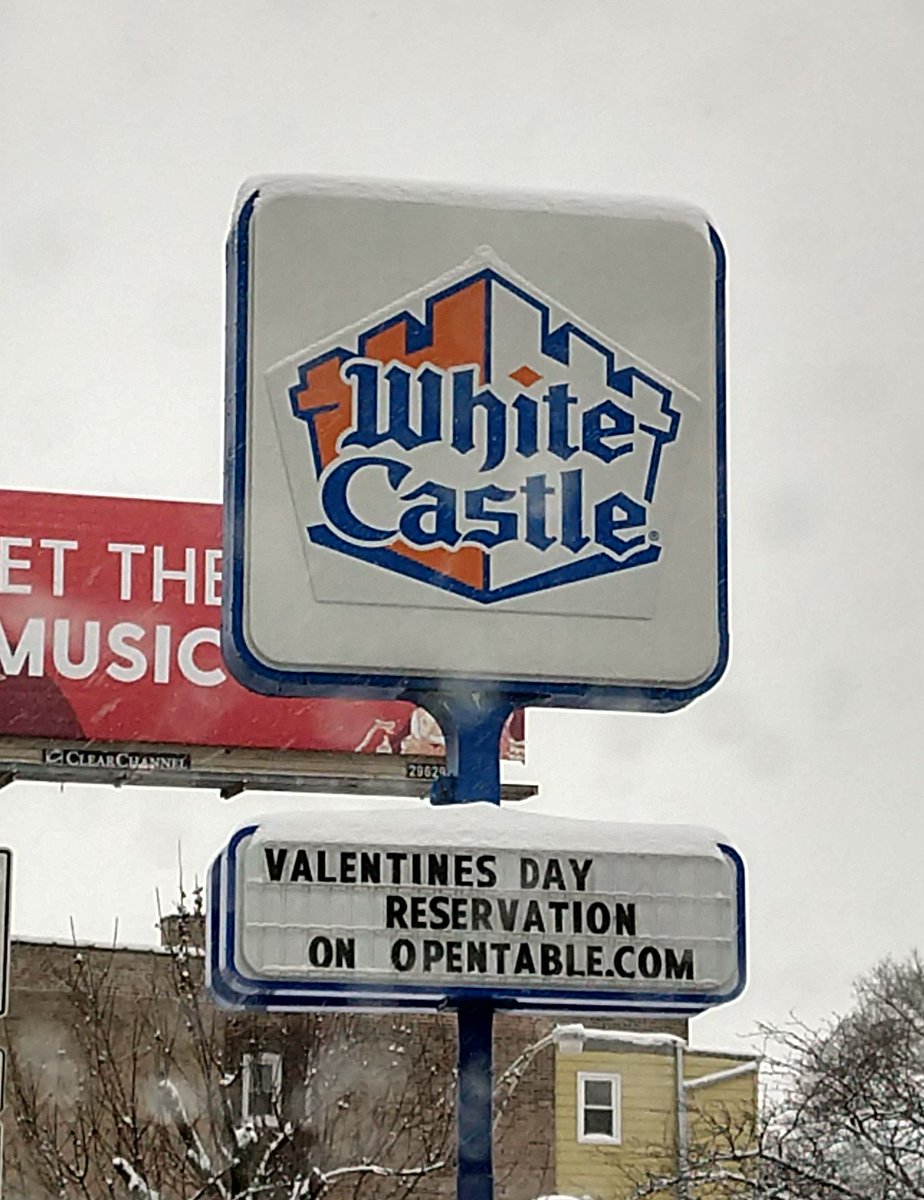 moonraker3's tweet photo. When Kurt drops the ball for Valentine's day, @ChiPartyAunt, I got us covered baby. https://t.co/setJyPBaBX