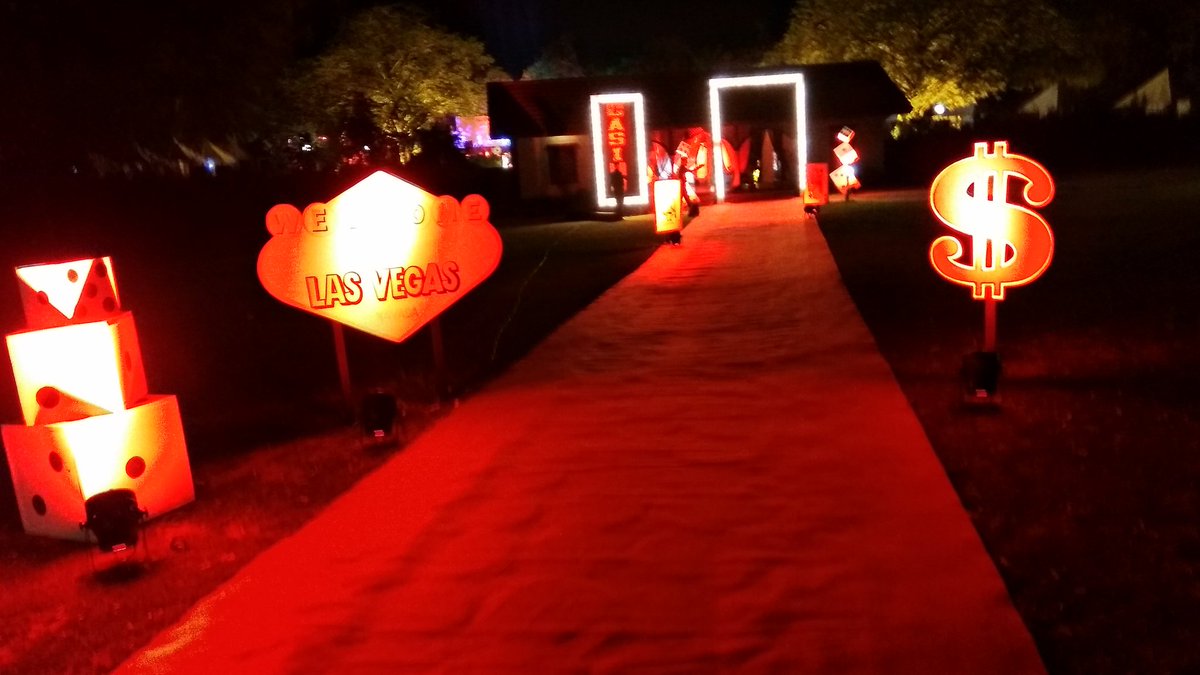 RolloutE's tweet photo. Vegas Themed Wedding Entertainment here @jaipur #pinkcity #casino #vegas https://t.co/Ev4UlQk6og