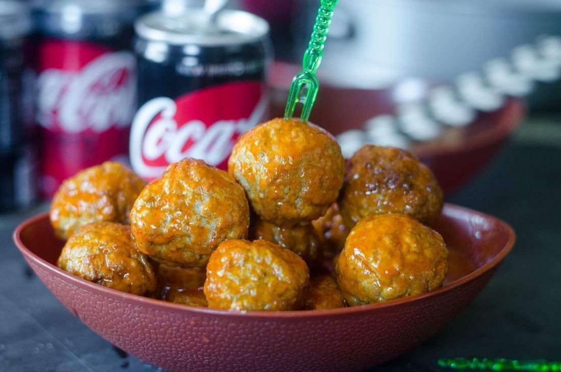 MooshuJenne's tweet photo. Buffalo Chicken Meatballs - https://t.co/umJNdS3o3D via @MooshuJenne #GameDayBundle #PlayPauseRefresh #CollectiveBias ad https://t.co/tkOoTBbKox