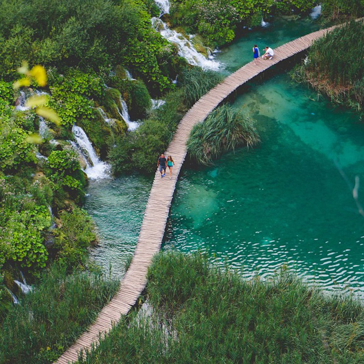ViaduroTravel's tweet photo. 🇩🇪 Wer bei unserem #Osterangebot dabei ist, sollte unbedingt auch einen Tag für den Besuch der #Plitvicer #Seen einplanen 🌅🌳😍
🇺🇸 If you're joining us on our #Easter special tour, you should definitely plan a day's #trip to the #Plitvice #Lakes 🌅🌳😍
#enduro #viaduro https://t.co/TUzgNlzzeE
