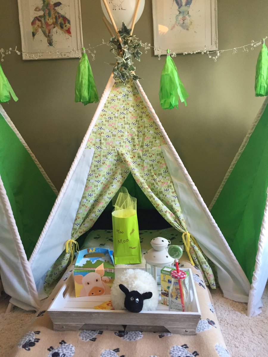 StargazersTepee's tweet photo. Farm Animal Teepee Sleepover ✨🐓🐷🐄🐏 https://t.co/bJIMvEEEoe