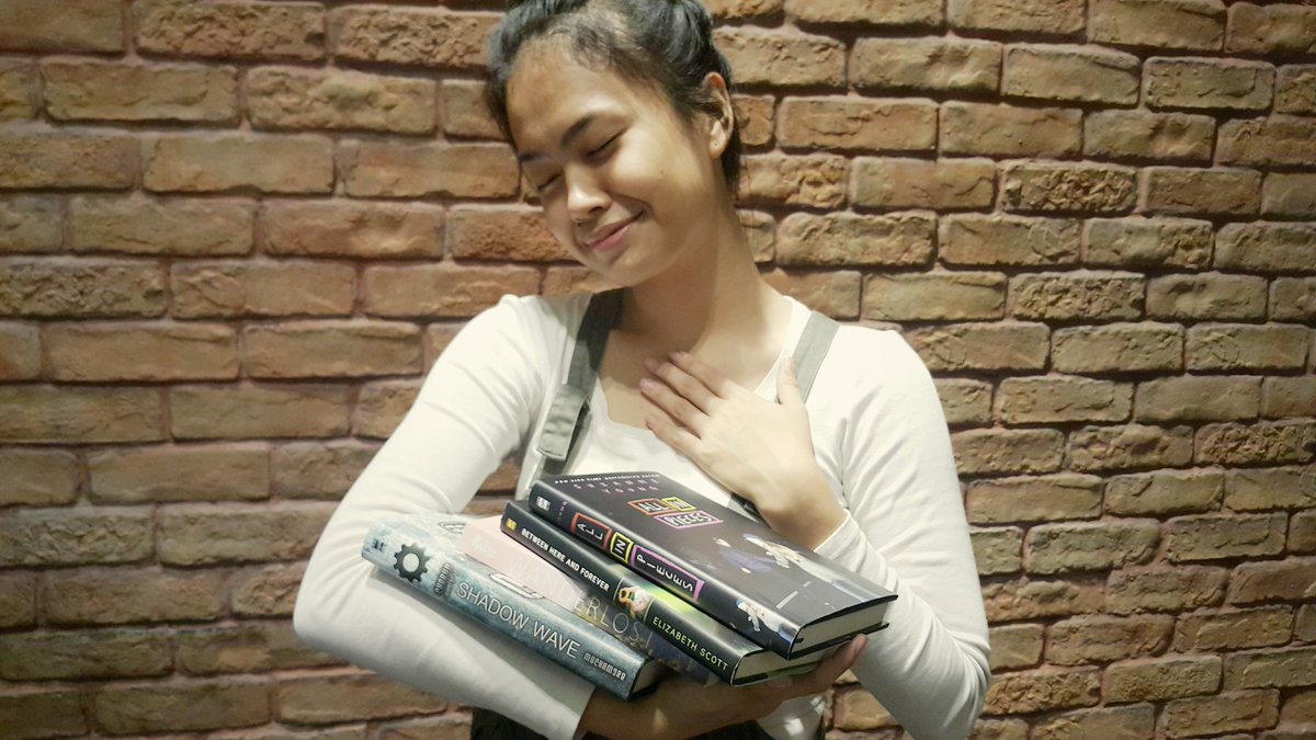 who's a happy girl hehe

#NationalBookstore #BookBingeBazaar